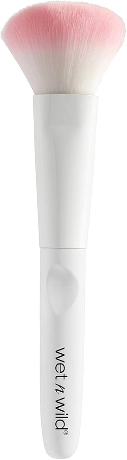 Wet n Wild, Makeup Brush, Blush Brush, Ideal for Makeup Application on the Apples of the Cheeks, Easy-to-use Makeup Brushes, Make-up Brushes & Tools