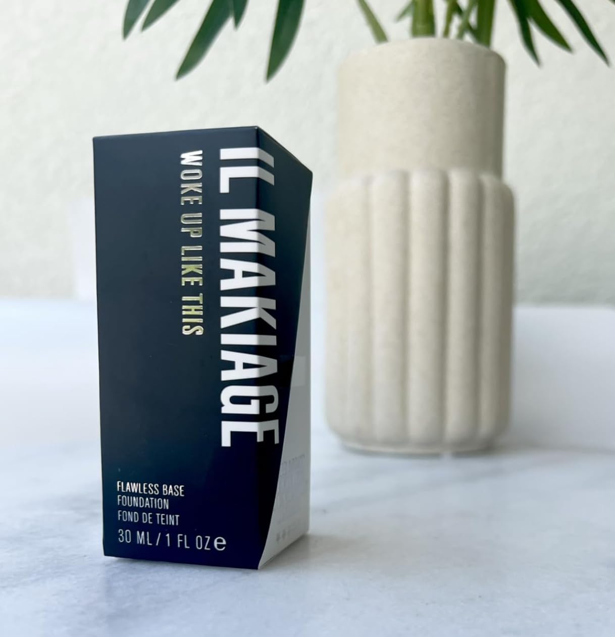 WOKE UP LIKE THIS FLAWLESS BASE FOUNDATION IL MAKIAGE (Shade 20, 1 FL Oz/30 Ml)