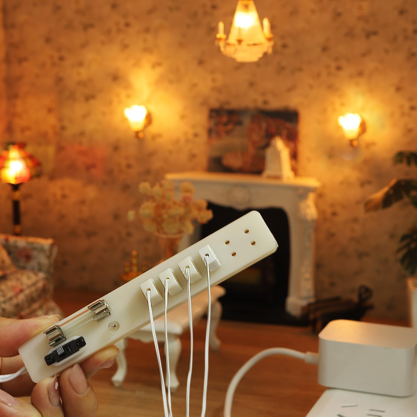 iLAND 1:12 Scale Accessories of Dollhouse Lighting Power Strip & Adapter, Mini Doll House Accessories for Miniature Lights in DIY Miniature House Kit (Mini Power Strip & Adapter)