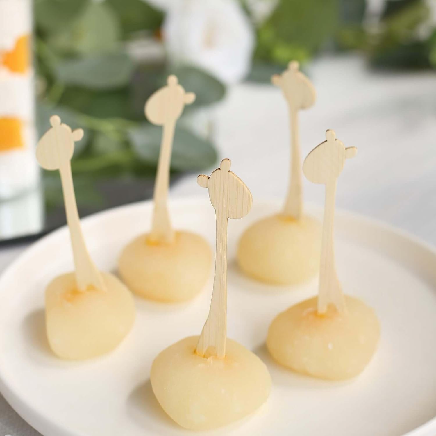 Efavormart 100 Pack Natural Biodegradable Giraffe Bamboo Mini Forks, Double Pronged Eco Friendly Cocktail Picks Disposable Party Supplies - 4"