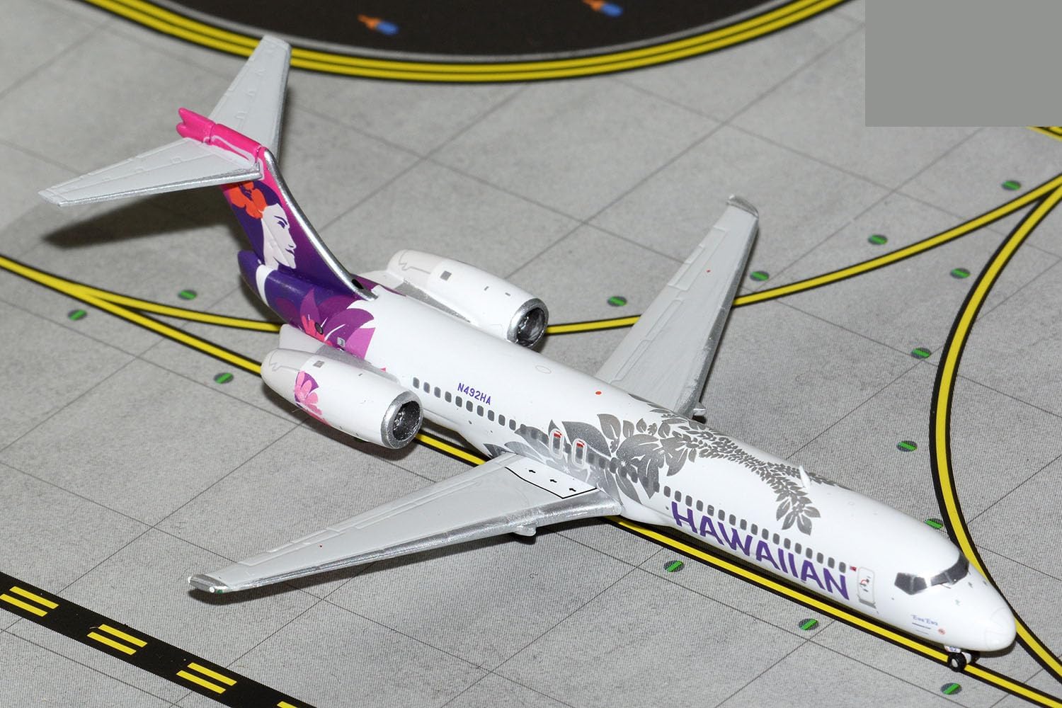 GeminiJets GJHAL2295 Hawaiian Airlines Boeing 717-200 N492HA; Scale 1:400