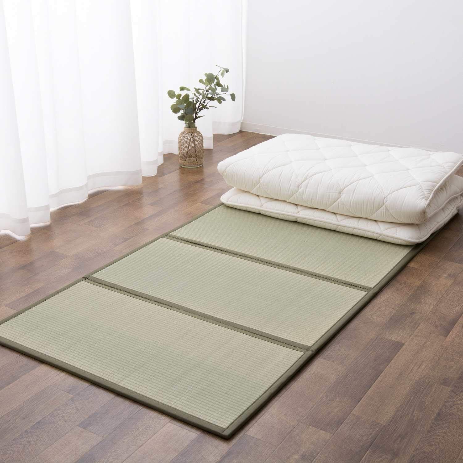 EMOOR Japanese Floor Mattress Futon Mattress CLASSE and Foldable Tatami Mat Set Single White & Natural, Foldable Floor Sleeping Bed Mat Sikibuton Igusa Natural