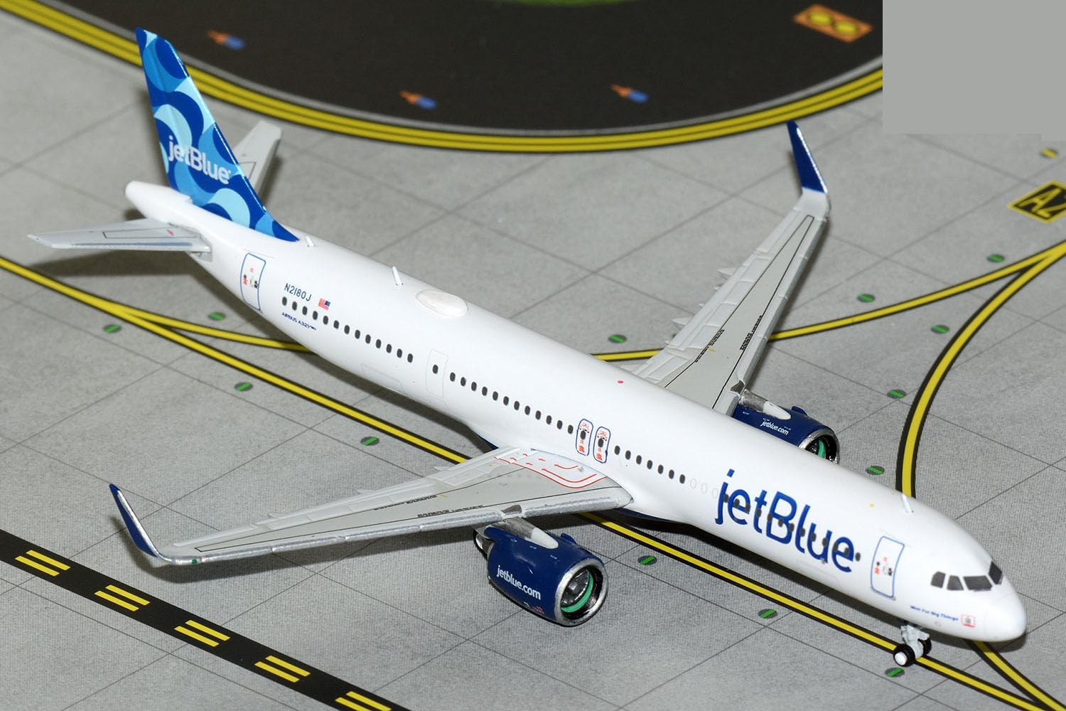 GeminiJets GJJBU2288 jetBlue Airways Airbus A321neo N2180J; Scale 1:400