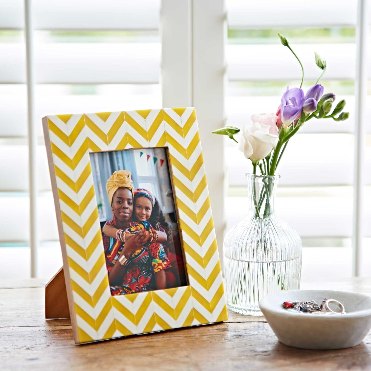 Paper High Mango Wood Chevron Photo Frame | Sustainable Wooden Picture Frame | Hand Carved Yellow and White Frames | Fair Trade and Handmade Gifts for Men and Women (Fits a 6 x 4 Inch Photo)