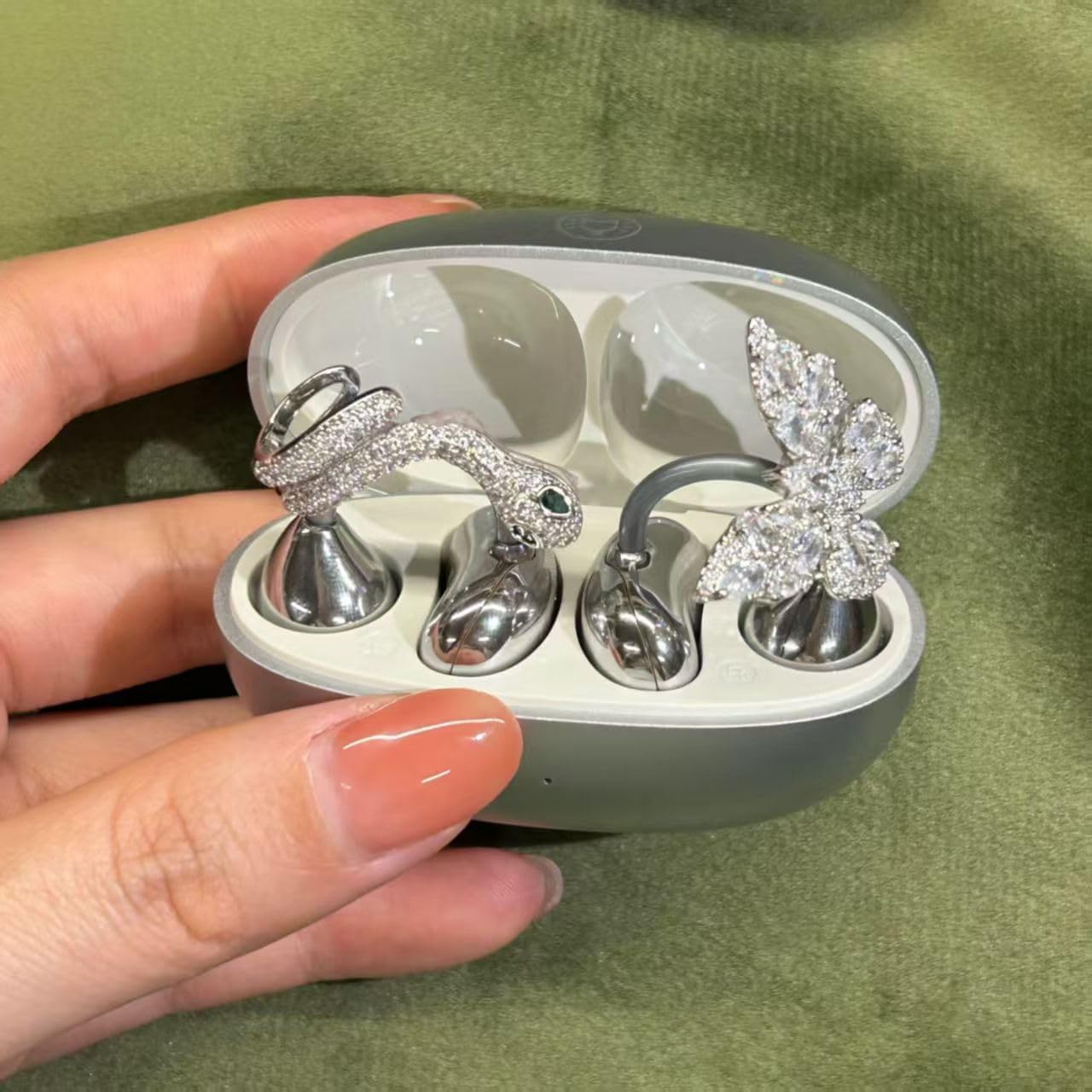 Stylish Detachable Earrings use for Open-Ear Clip-On Headphones,Rhinestone for Clip on Earbuds Open Ear, Clip On Earbuds Accessories, Earbuds Rhinestone Accessories DIY Decoration