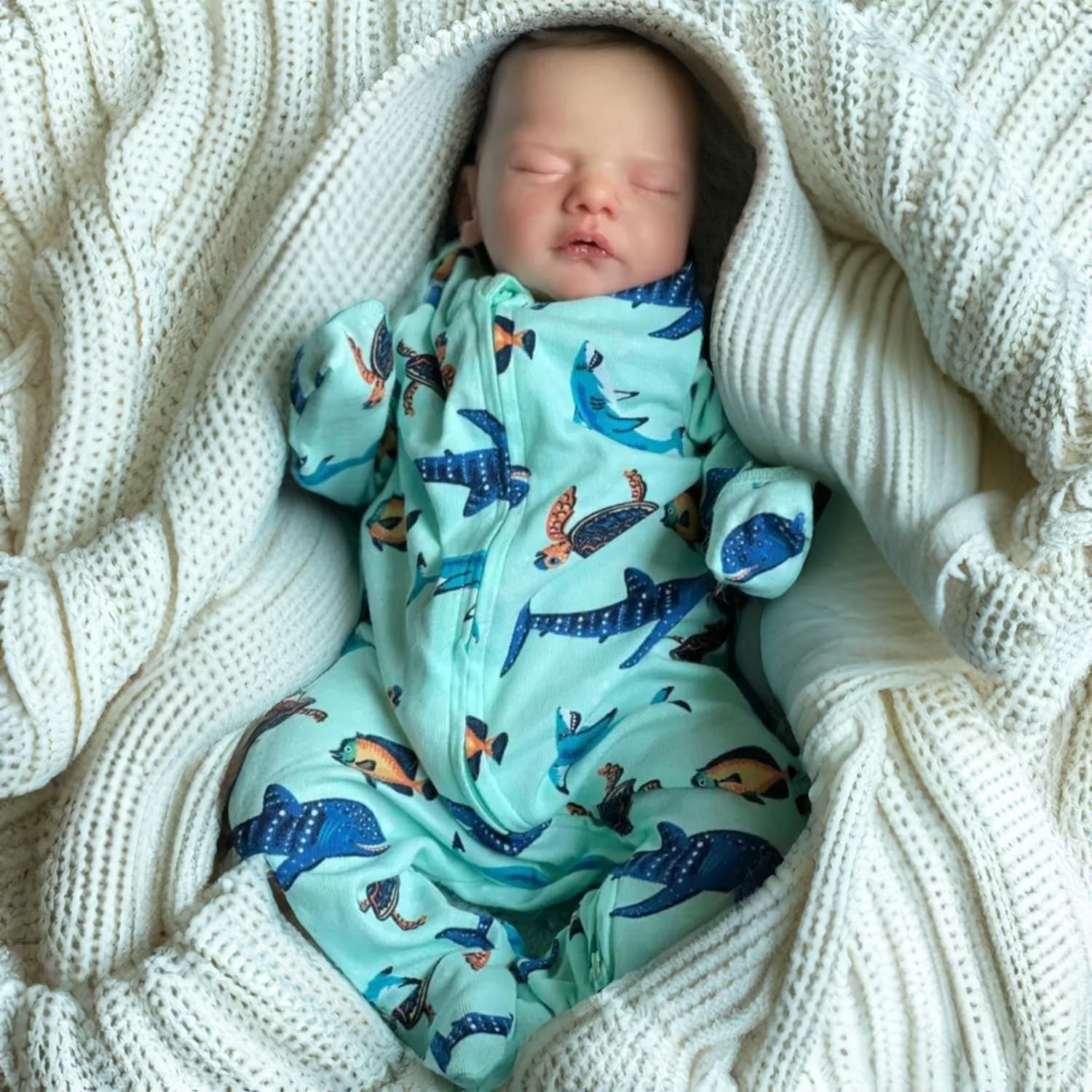 Realistic Reborn Baby Dolls - 18 Inch Lifelike Newborn Baby Doll, Real Life Sleeping Baby Dolls with Soft Weighted Cloth Body, Vinyl Reborn Doll Gift Toys for Kids Age 3+