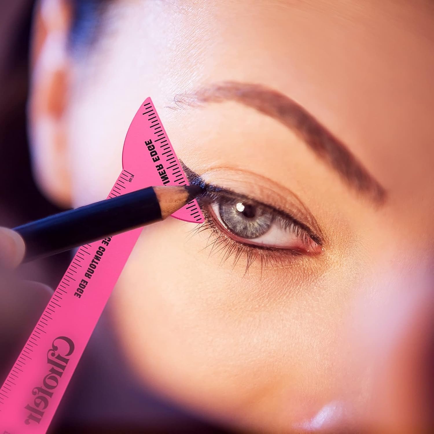 Cilrofelr 2 Pack 4 in 1 Eyeliner Stencils for Hooded Eyes, Reusable Eyeliner Stencils Tool for Makeup Beginners, Multi-purpose Makeup Tool for Winged Eyeliner, Defined Eyebrows, Face Contour and Lip Line - Pink