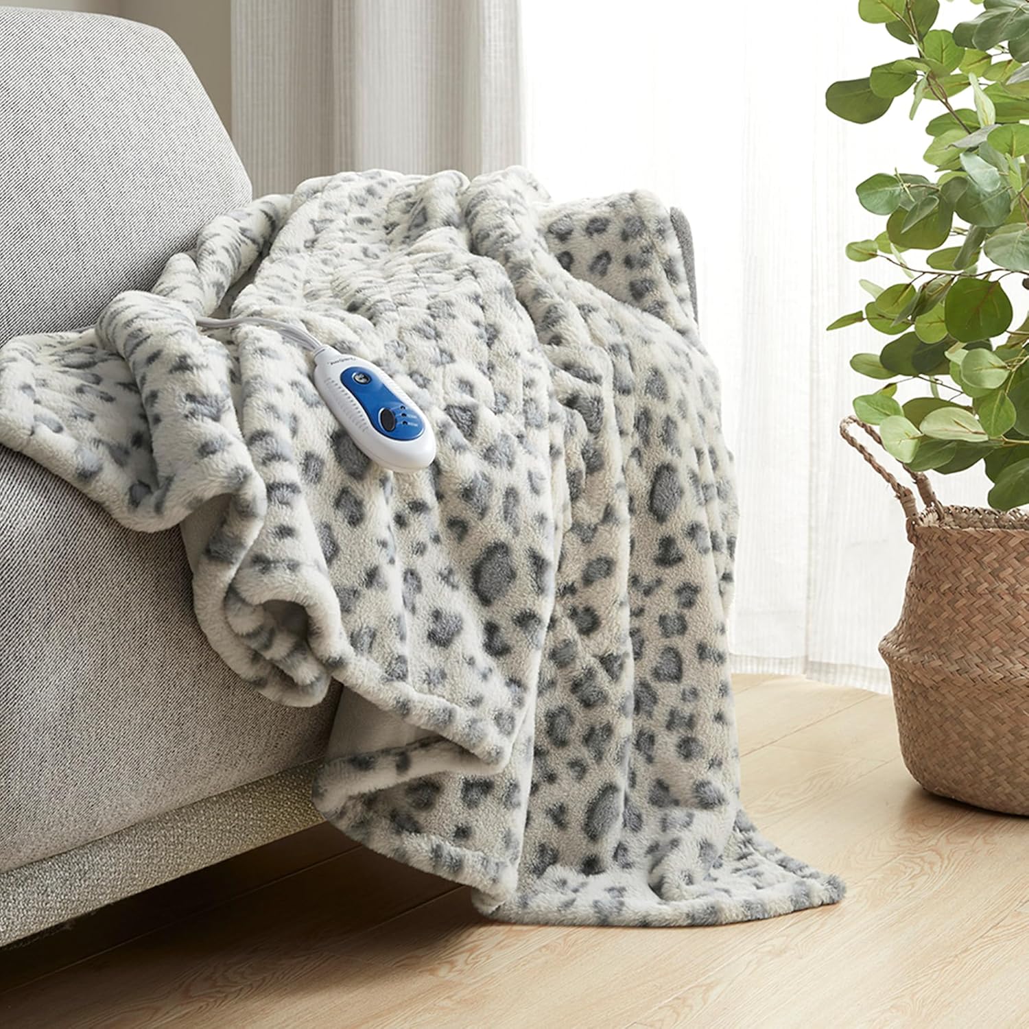 Beautyrest Zuri Reversible Faux Fur to Mink Electric Blanket, Auto Shut Off, Virtually Zero EMF, Multi Heat Setting, UL Certified, Machine Washable, Grey Leopard, 50" x 70", 100% Microfiber