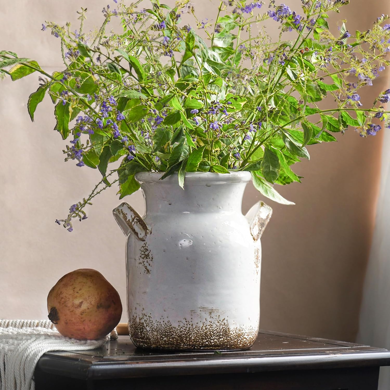 Quoowiit Ceramic Rustic Farmhouse Vase - Distressed Decorative Flower Vase for Home Shelves, Living Room to Kitchen Office Boho Stylish Decor