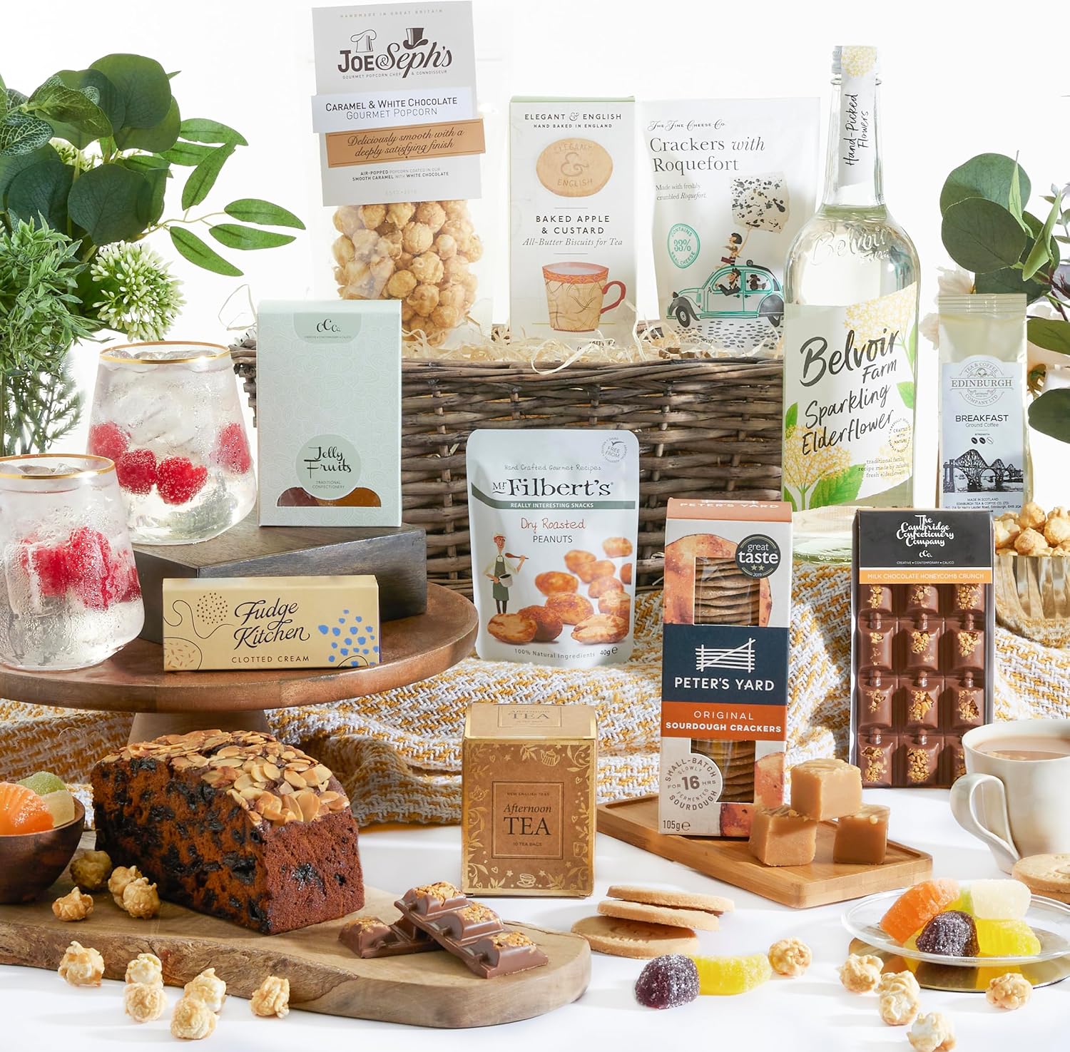 Gourmet Gift Hamper For Women & Men, Non-Alcoholic Food Hamper With Sweet & Savoury Treats-Afternoon Tea, Fudge, Cake, Biscuits for Mothers Day, Fathers Day, Birthdays, Christmas, Clearwater Hampers